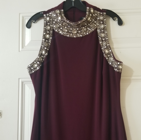 SLNY Evening Dress Burgundy - Picture 4 of 11